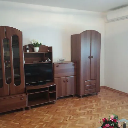 Lucija Apartment *