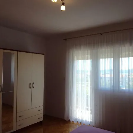 Apartment Lucija *
