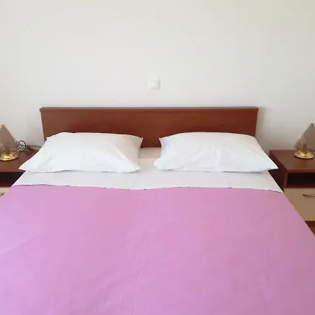 アパート Lucija ザダル