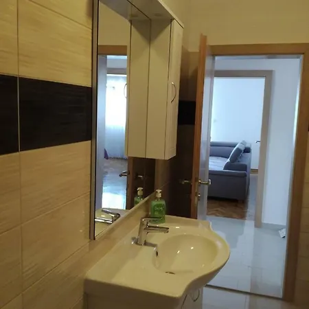 Lucija Διαμέρισμα *