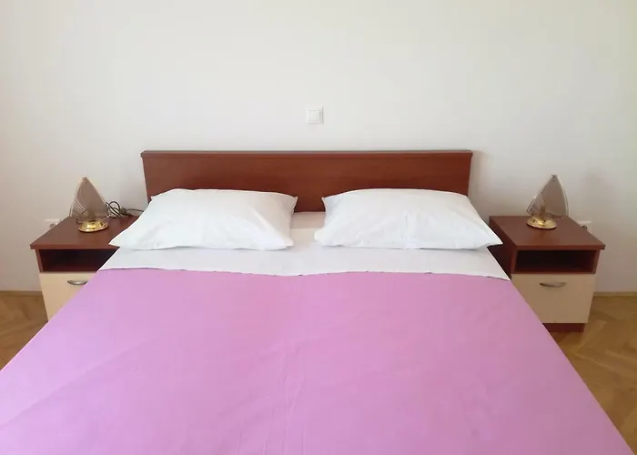 公寓 Lucija 扎达尔